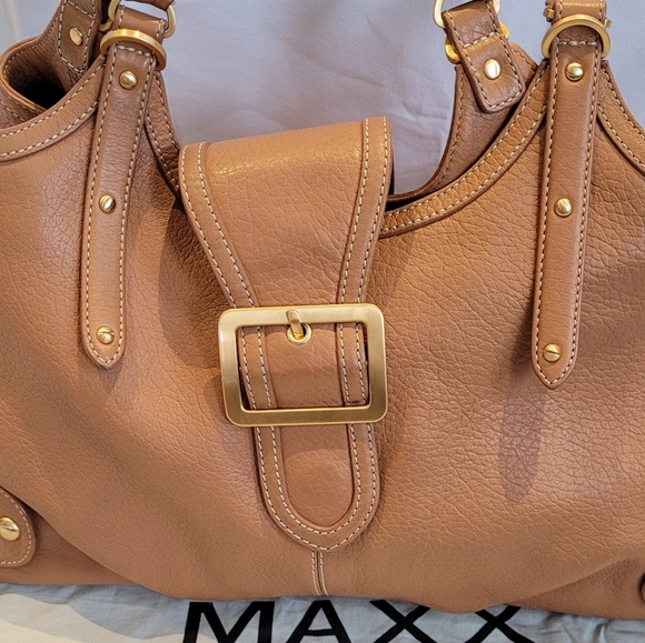 MAXX New York Large Leather Shoulder Bag - Picture 3 of 9